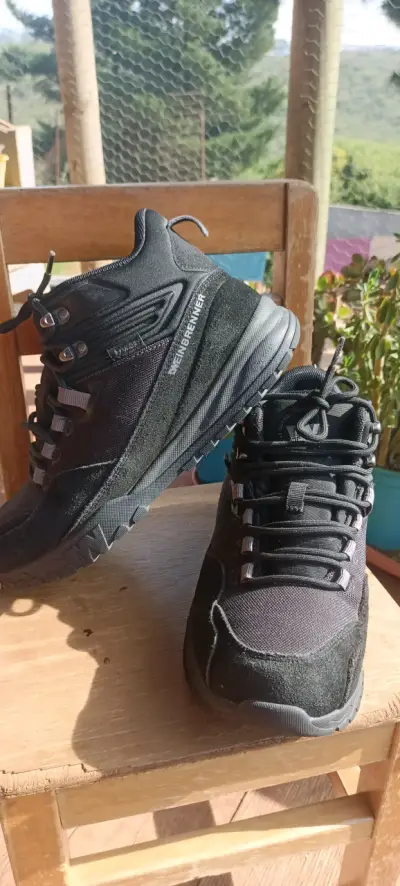 Zapatillas outdoor negras Weinbrenner talla 40 - miniatura 1