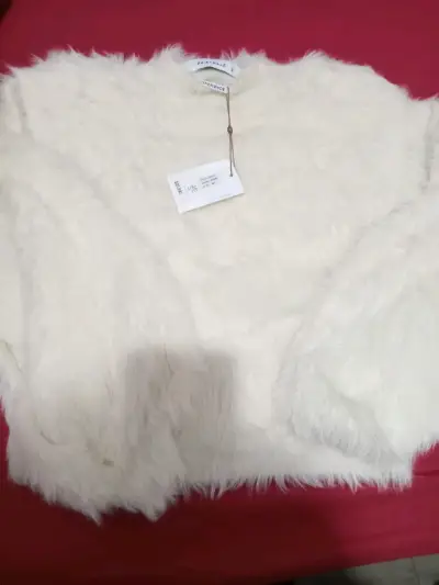 Suéter de peluche blanco para mujer - miniatura 2