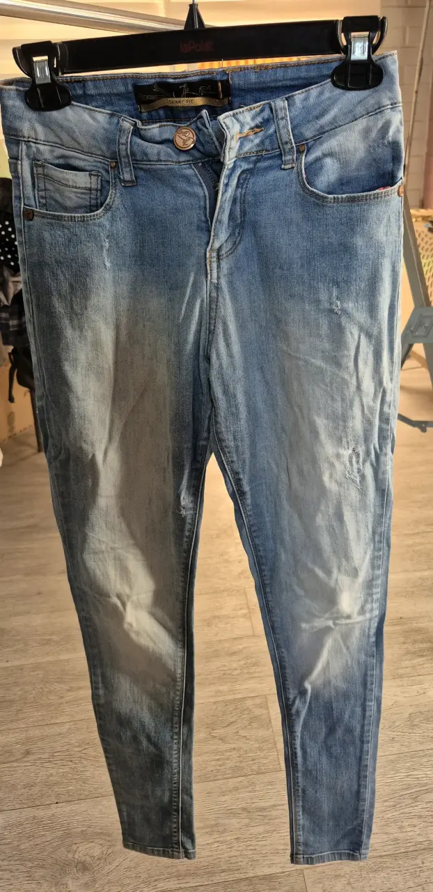 Jeans ajustados azul claro para mujer - 2