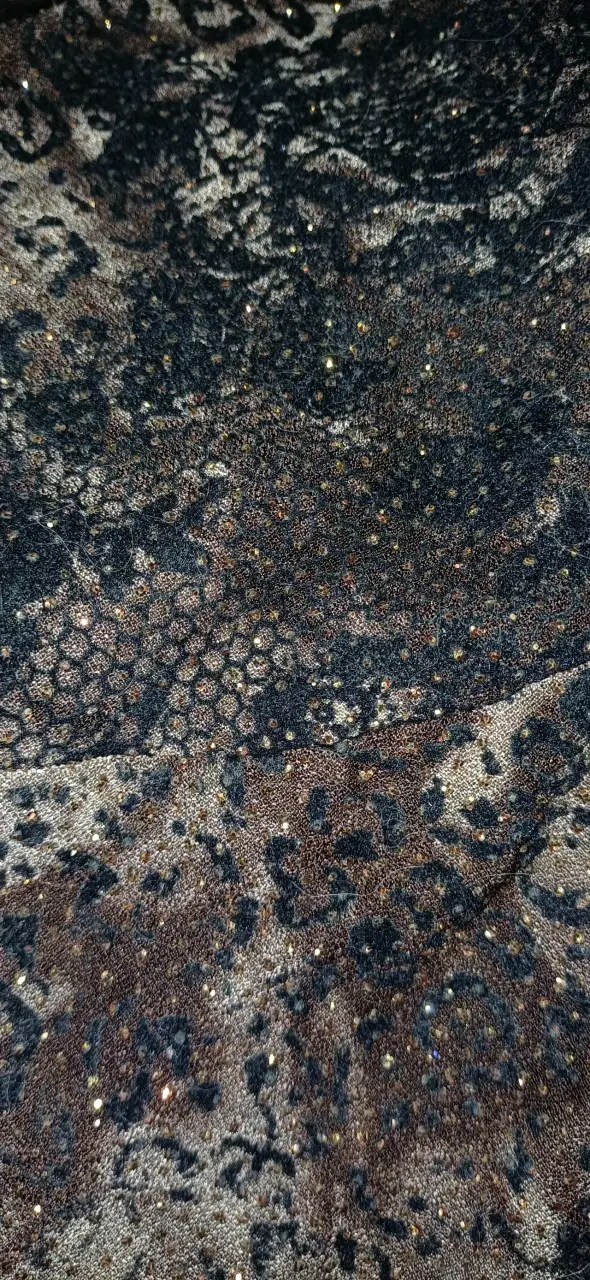 Top de encaje negro con diseño brillante - 5