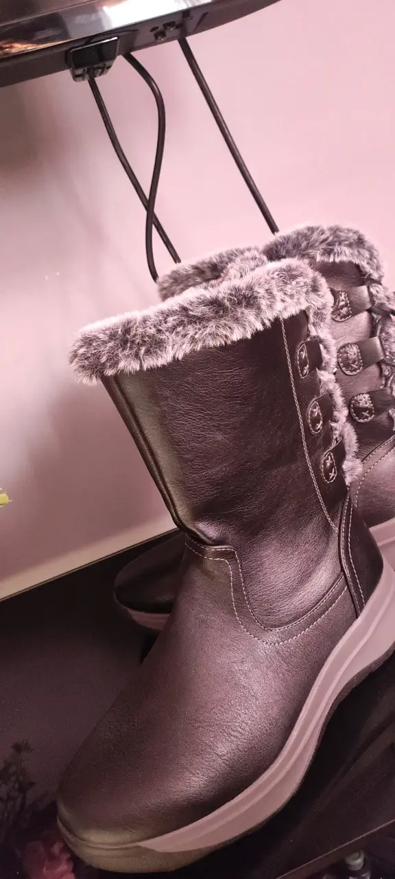 Botas de invierno negras con forro de piel sintética - 1