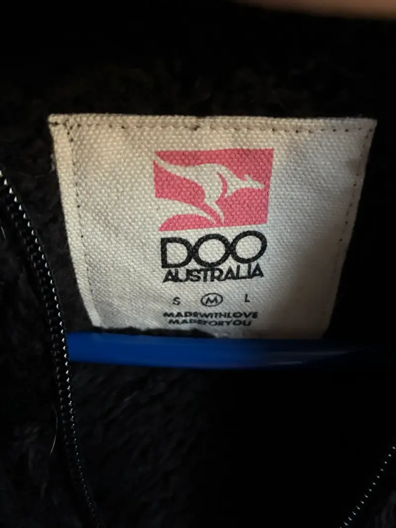Chaqueta de felpa negra con capucha DOO Australia - 2