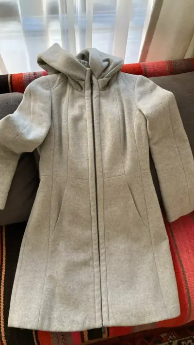 Abrigo gris con capucha Zara Basic - miniatura 1