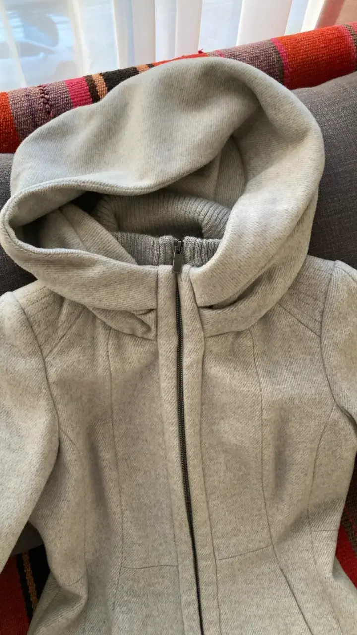 Abrigo gris con capucha Zara Basic - 4