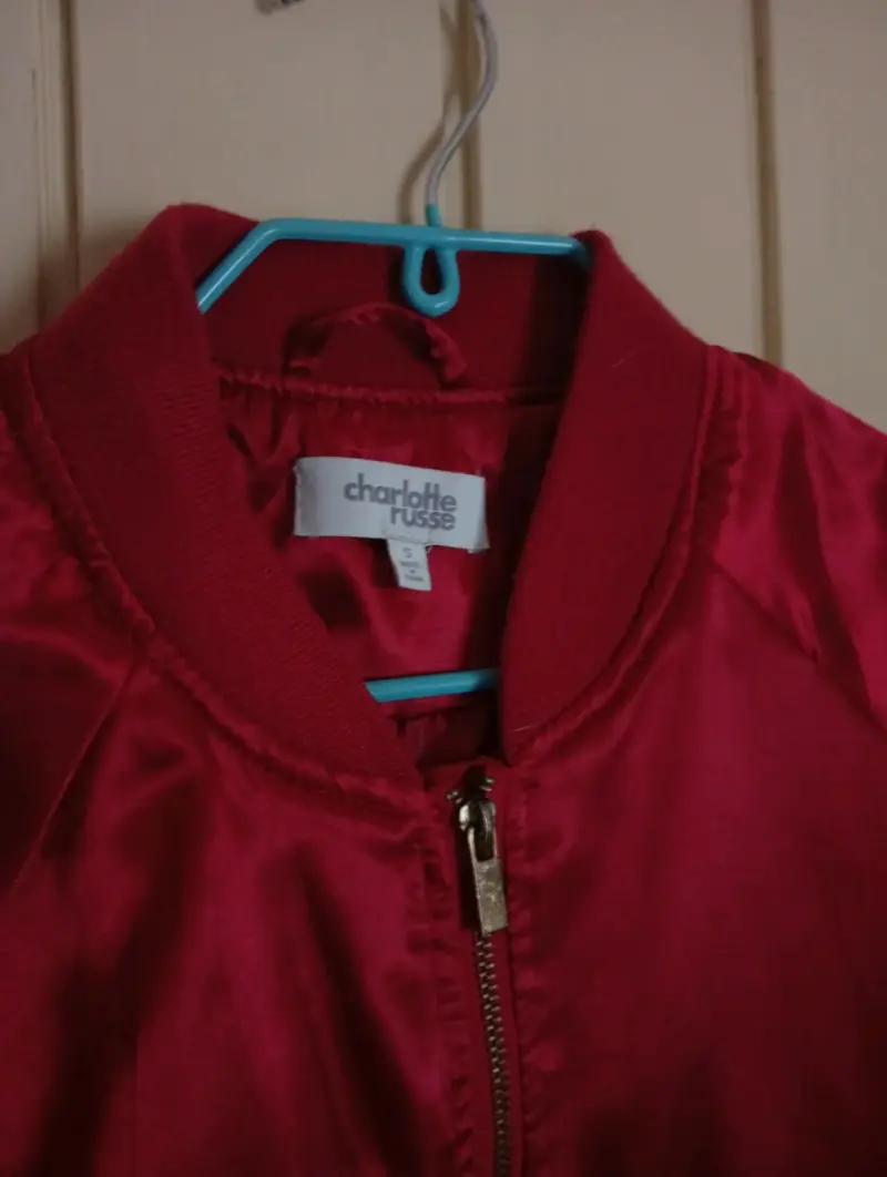 Chaqueta Bomber Burdeo Charlotte Russe Talla S - 2