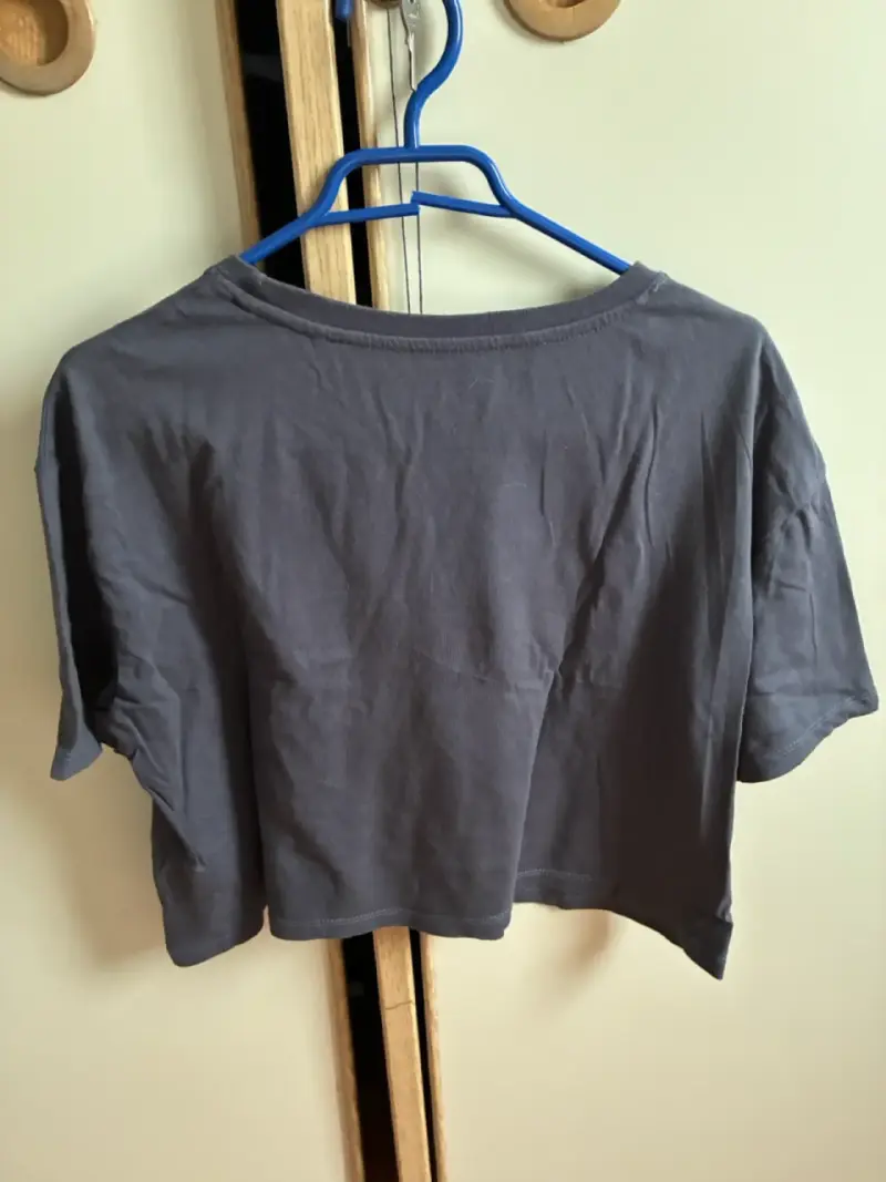 Polera gris con diseño gráfico Snoopy - 2