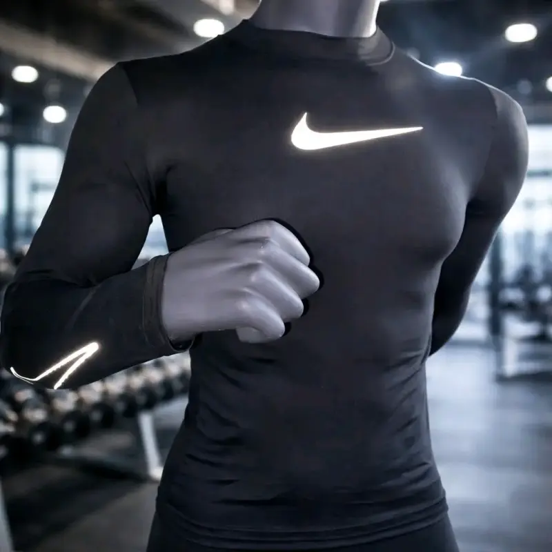 Polera deportiva negra Nike para hombre
