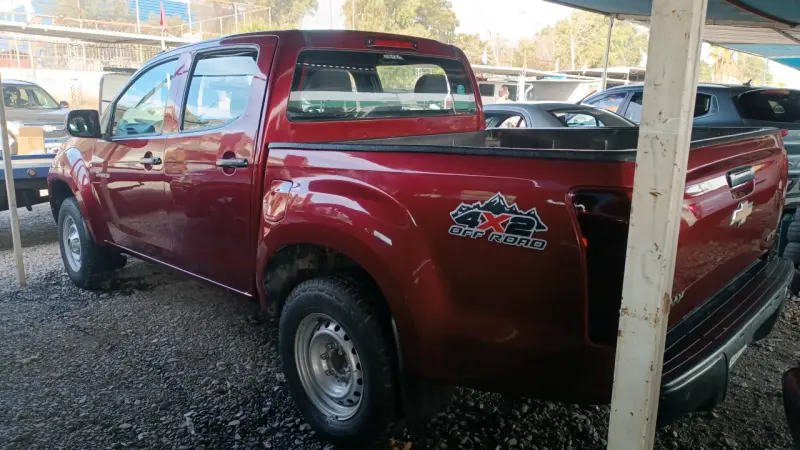 Camioneta Chevrolet D-Max 4x2 Roja - 2