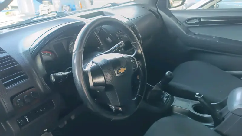 Camioneta Chevrolet D-Max 4x2 Roja - 5