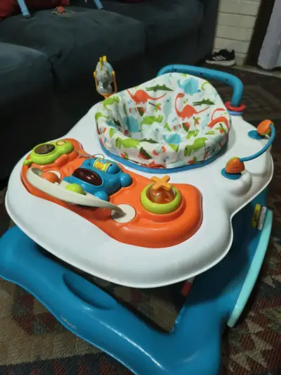 Andador de bebé con juguetes interactivos 5 en uno - miniatura 1
