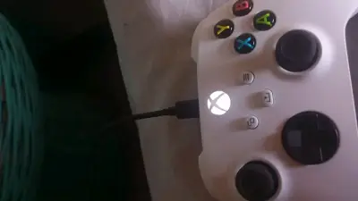Xbox Series S 512GB con control inalámbrico - miniatura 4