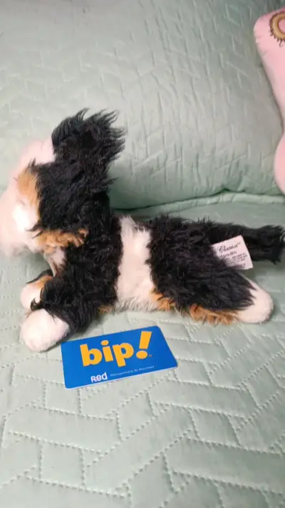 Peluche de perro blanco y negro - miniatura 2
