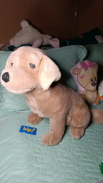 Peluche de perro grande beige suave - miniatura 1