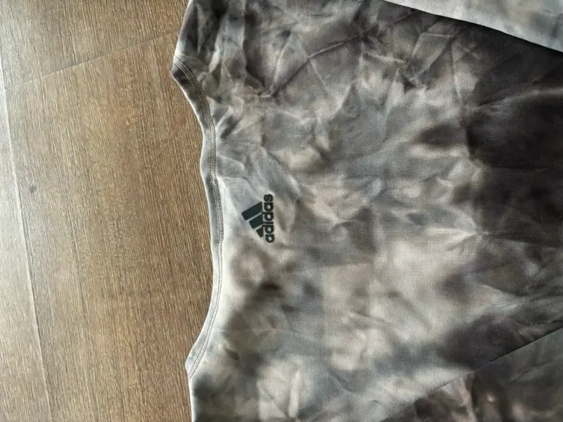 Polera deportiva Adidas AEROREADY tie-dye - 4