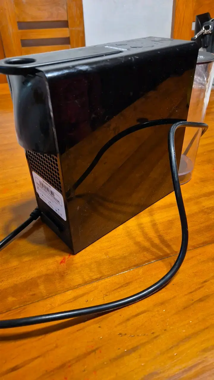Cafetera Nespresso Essenza Mini Negra - 1