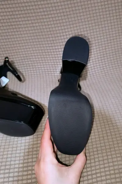 Zapatos de tacón alto negros charol - miniatura 1