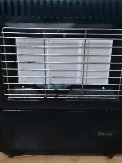 Estufa a gas Kendal con regulador - miniatura 4