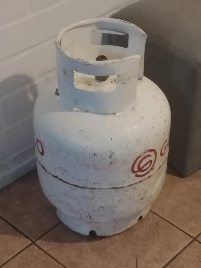 Estufa a gas Kendal con regulador - 5
