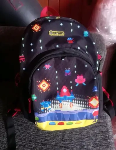 Mochila infantil Xtrem con diseño de videojuegos - miniatura 1