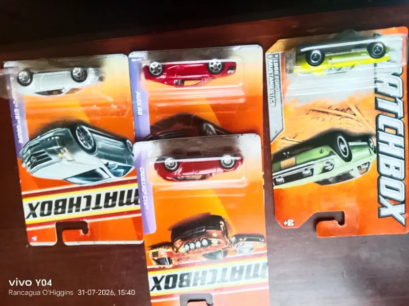 Set de autos Matchbox coleccionables - 2