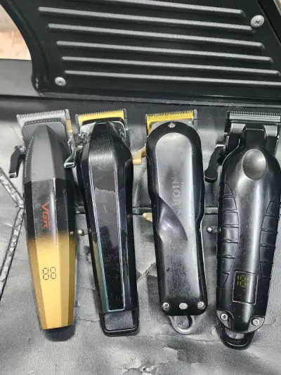Set de cortapelos eléctricos VGR y Wahl - miniatura 1