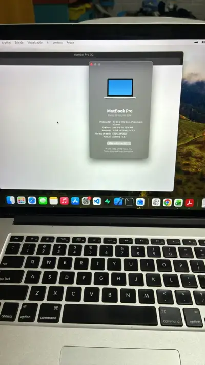 MacBook Pro 15 pulgadas en buen estado - miniatura 2