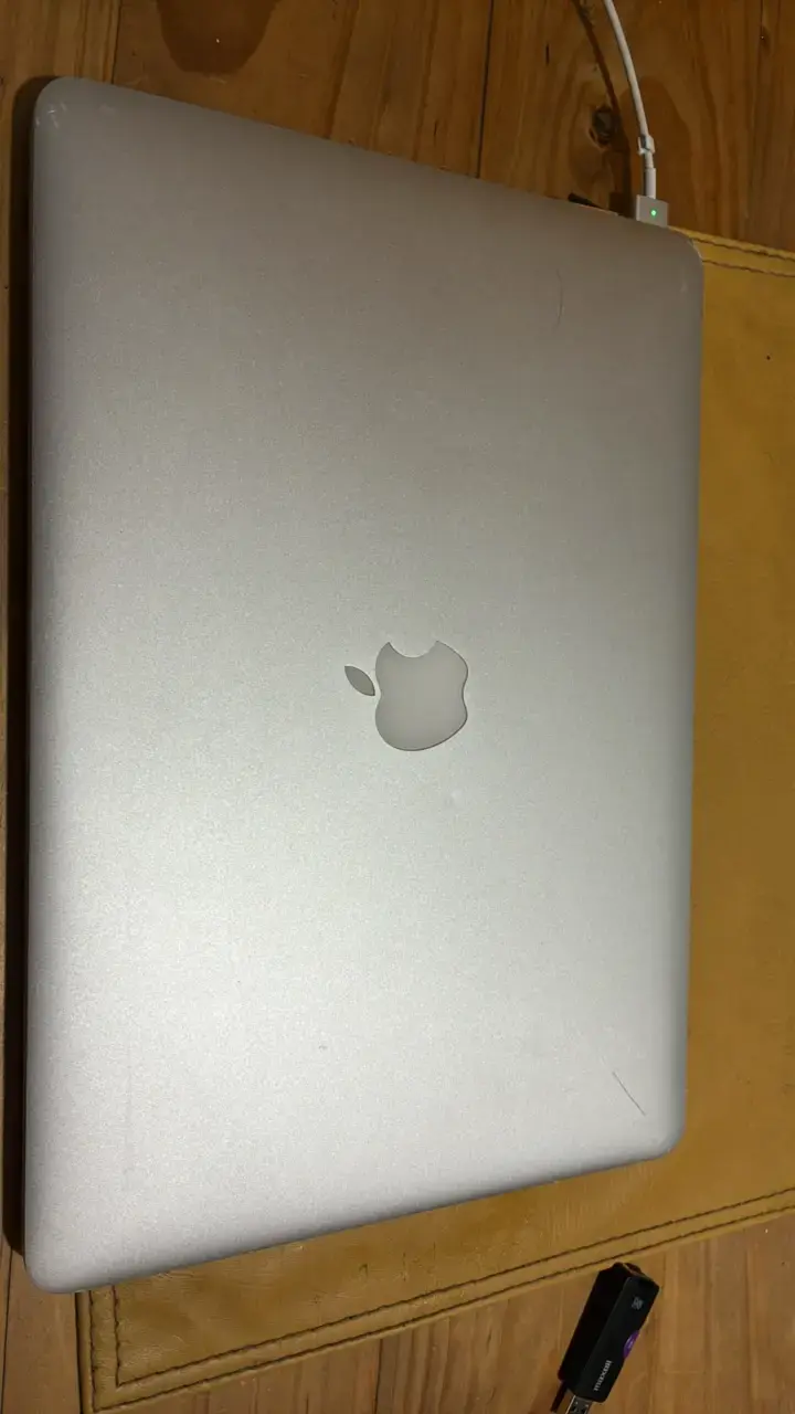 MacBook Pro 15 pulgadas en buen estado - 3