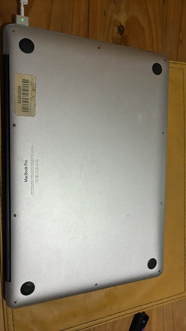 MacBook Pro 15 pulgadas en buen estado - 4