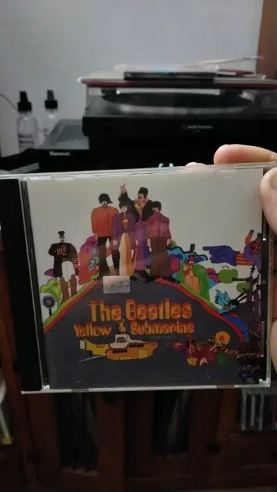 CD The Beatles Yellow Submarine en buen estado - miniatura 1