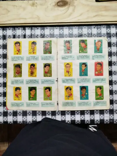 Álbum de caricaturas Mundial Chile 1962 - miniatura 2