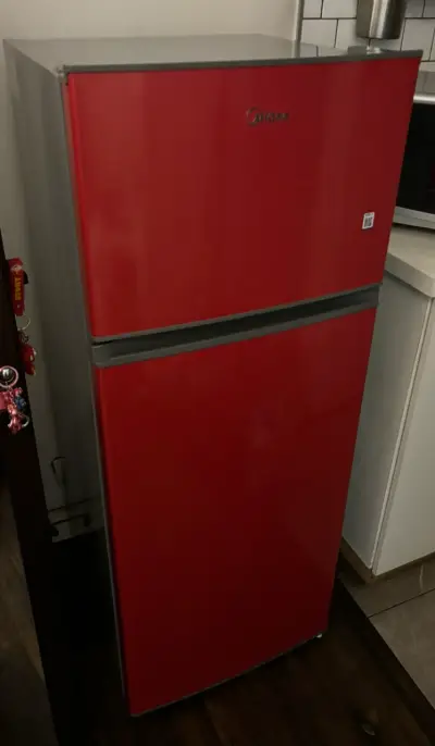 Refrigerador Midea rojo de dos puertas - miniatura 1
