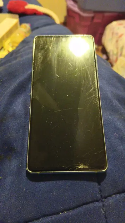 Smartphone Samsung  galaxia S20 quebrado - miniatura 1