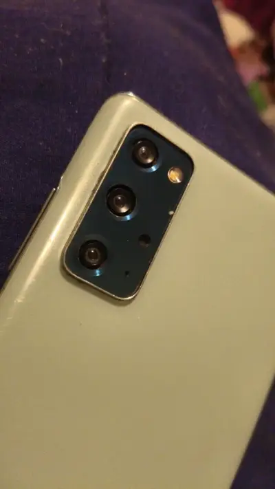 Smartphone Samsung  galaxia S20 quebrado - miniatura 4