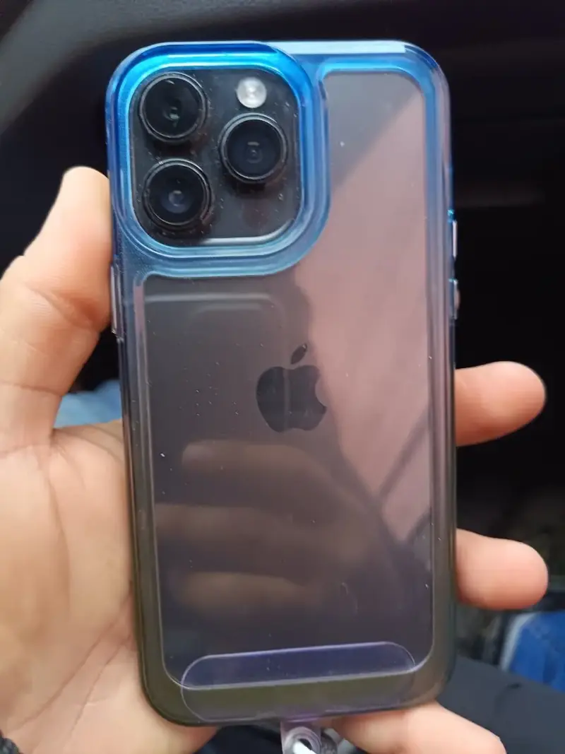Se vendeiPhone14 pro m con carcasa transparente az - 1