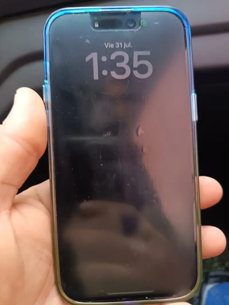 Se vendeiPhone14 pro m con carcasa transparente az - 2
