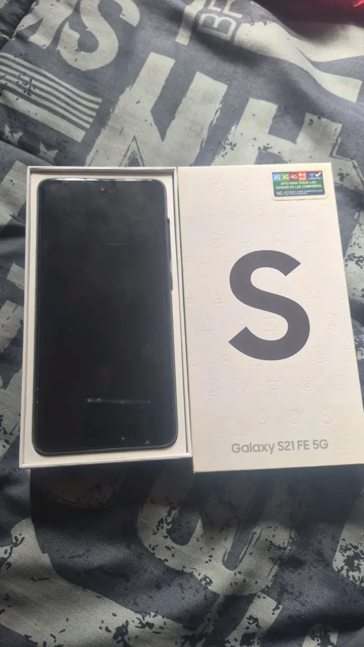 Smartphone Samsung Galaxy S21 FE 5G en caja - 2