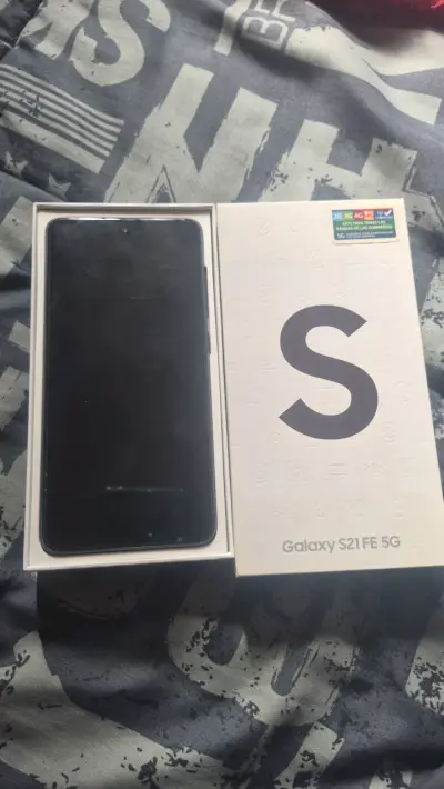 Smartphone Samsung Galaxy S21 FE 5G en caja - miniatura 2