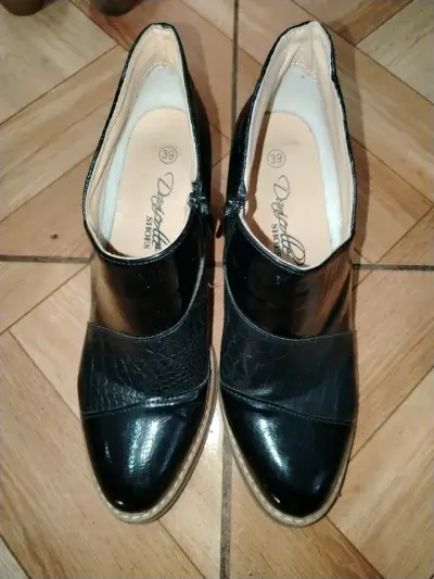 Botines de cuero negro con tacón alto - miniatura 2