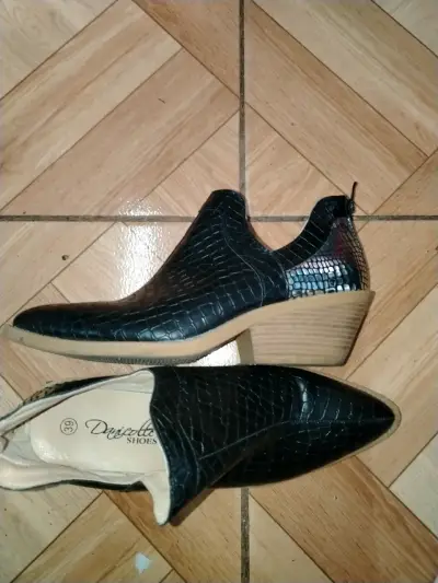 Botines de cuero negro con tacón alto - miniatura 3
