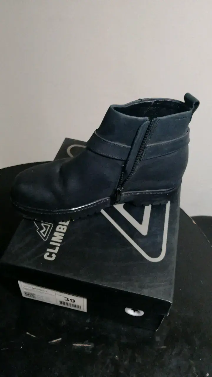 Botines negros de cuero talla 39 - 2
