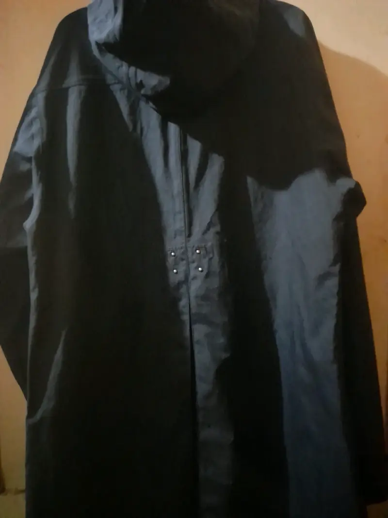 Abrigo impermeable negro 66° North talla L - 4