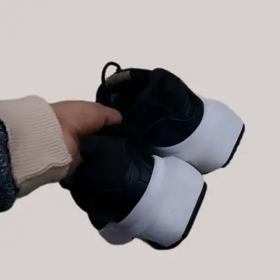 Zapatillas deportivas negras y blancas para hombre - miniatura 4