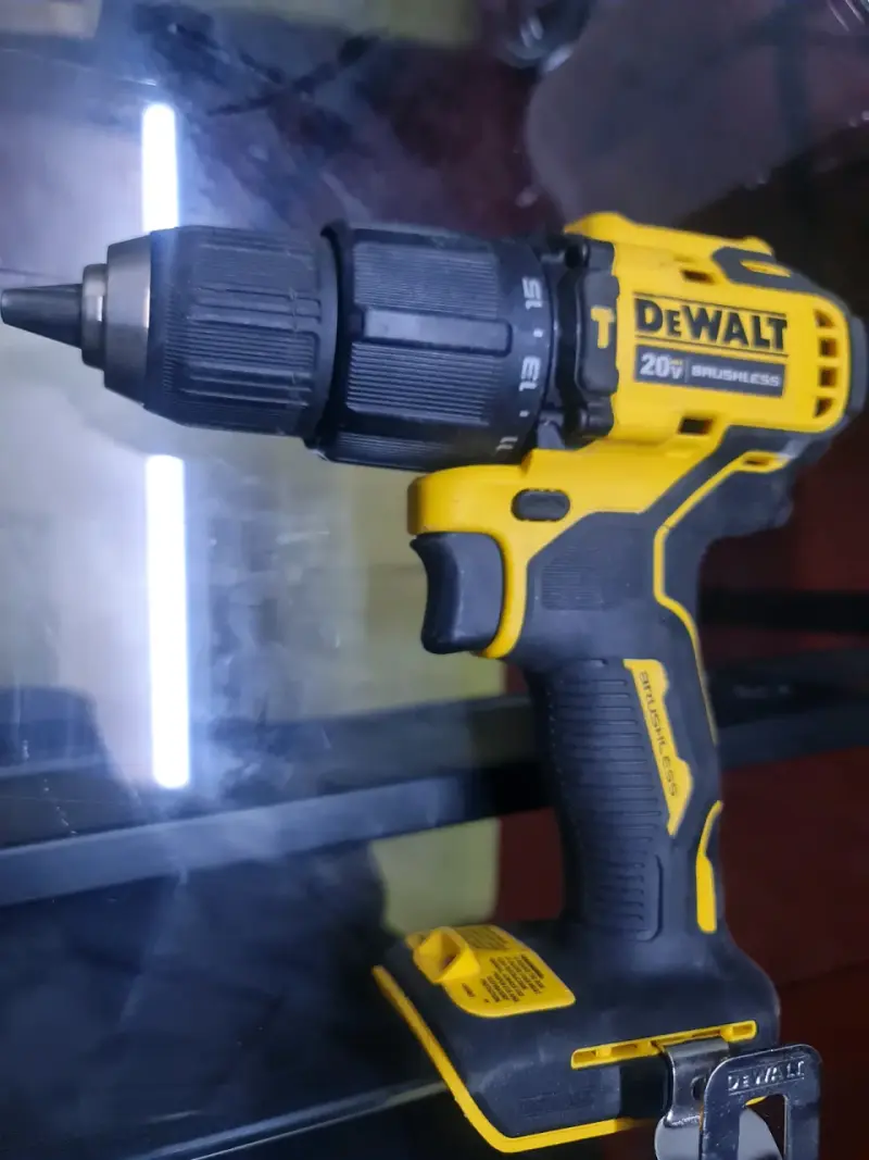 Taladro Atornillador Inalámbrico DeWalt 20V Brushless - 1