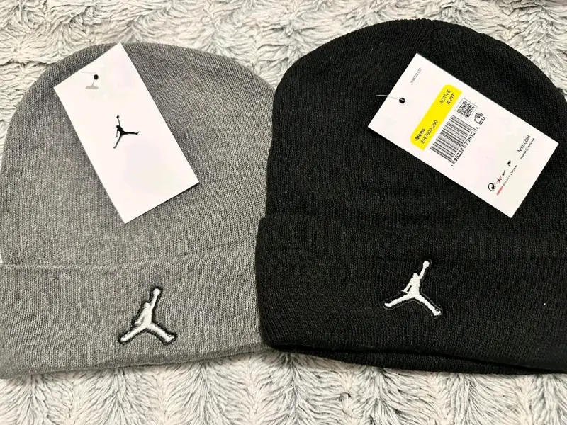 Gorros de lana Jordan negro y gris - 2
