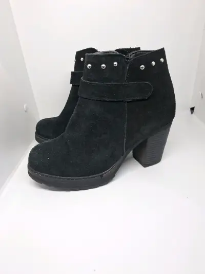 Botines de gamuza y cuero  negros con tacón - miniatura 1