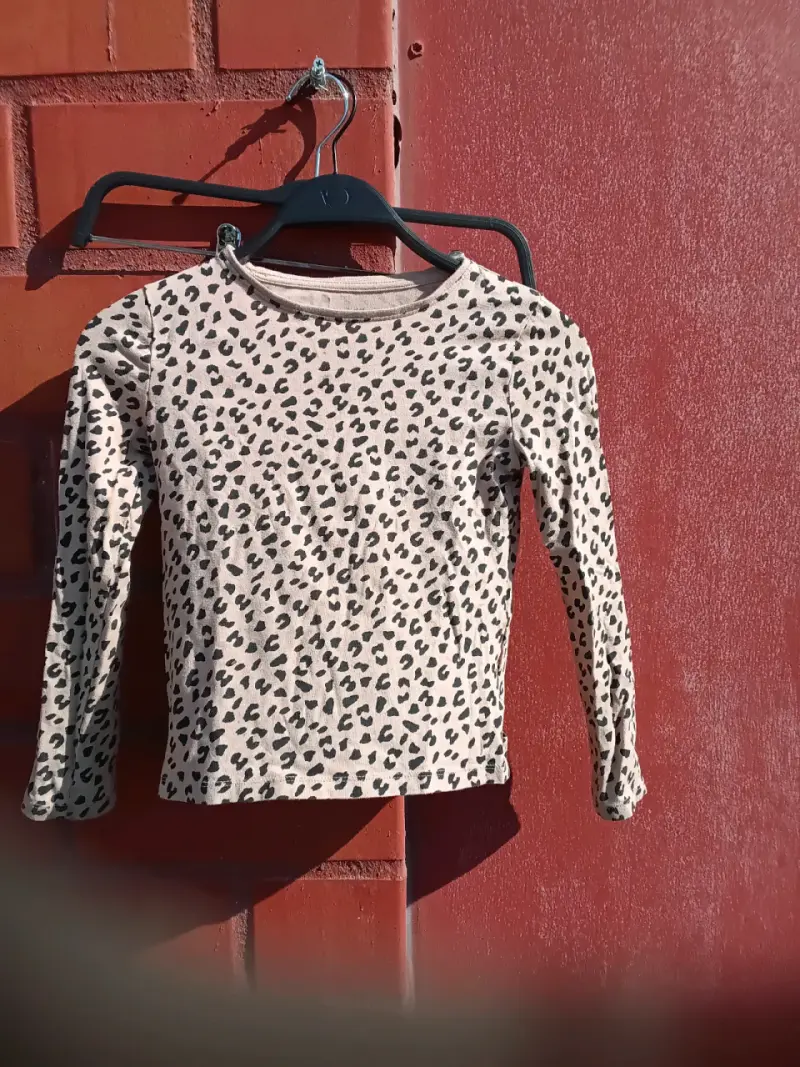 Conjunto de poleras y chaqueta para niña - 2