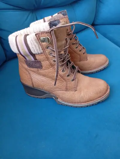 Botas de cuero marrón CAT con forro tejido - miniatura 1