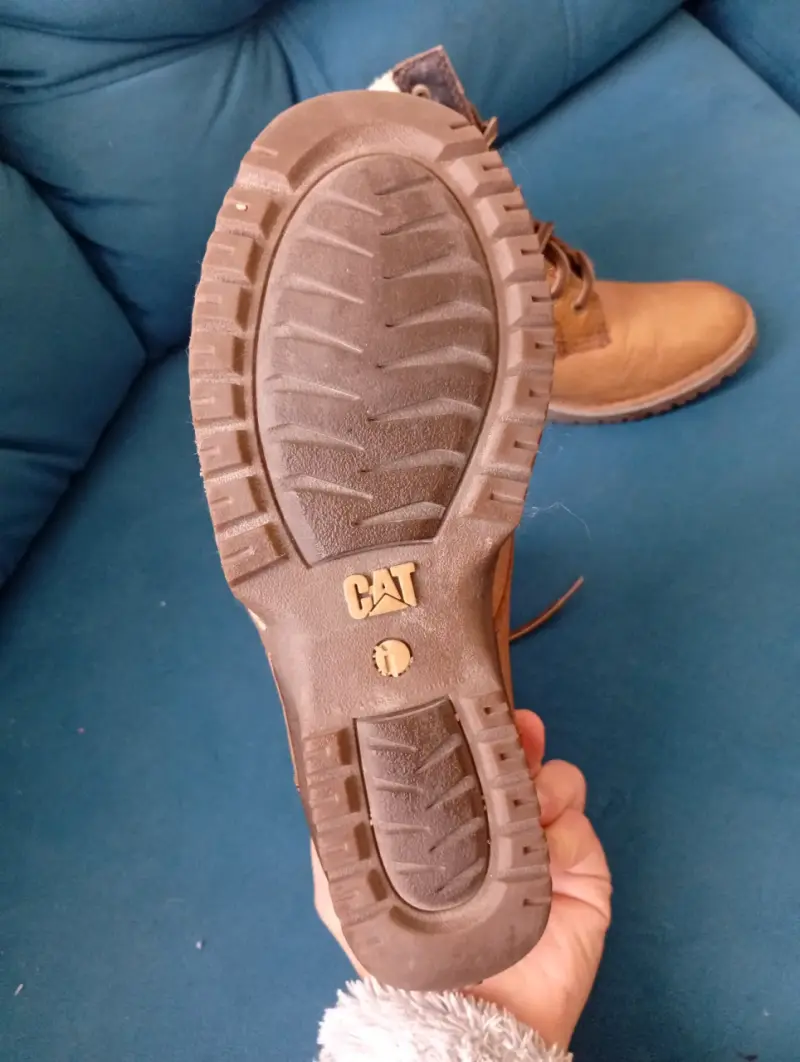 Botas de cuero marrón CAT con forro tejido - 3