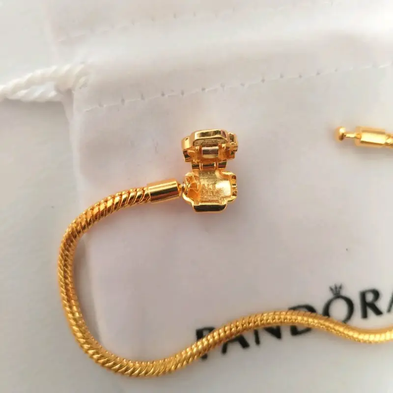 Pulsera Pandora dorada con charm de rosa talla 18 - 4