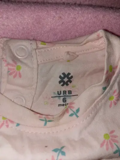 Polera manga larga  de bebé floral talla 6 meses - miniatura 3